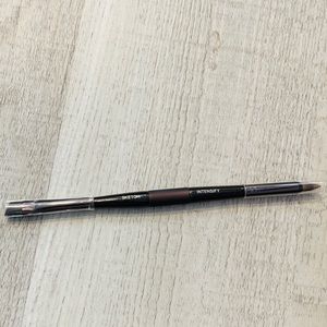Laura Mercier Brush